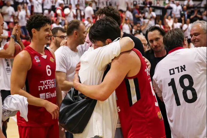 שחקני הפועל גליל עליון