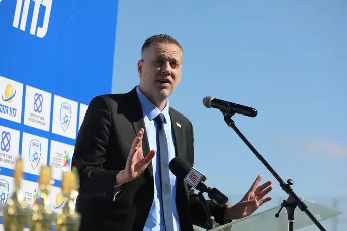 מיקי זוהר שר התרבות והספורט בהשקת פרויקט כדור הזהב