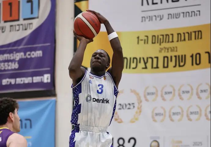 שחקן בני הרצליה זאק בריאנט
