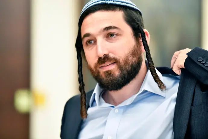 צבי סוכות, 11 במאי 2026