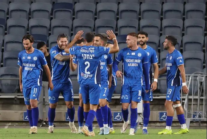 שחקני עירוני טבריה חוגגים