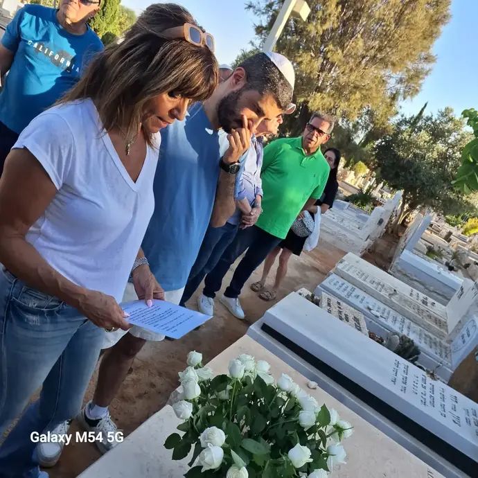 האזכרה השנתית במלאת חמש שנים למותו של ויקי פרץ
