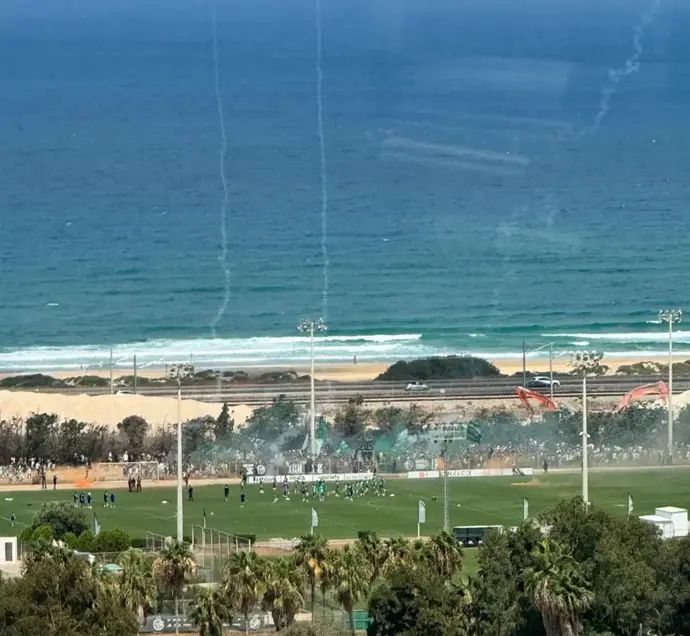 אוהדי מכבי חיפה באימון