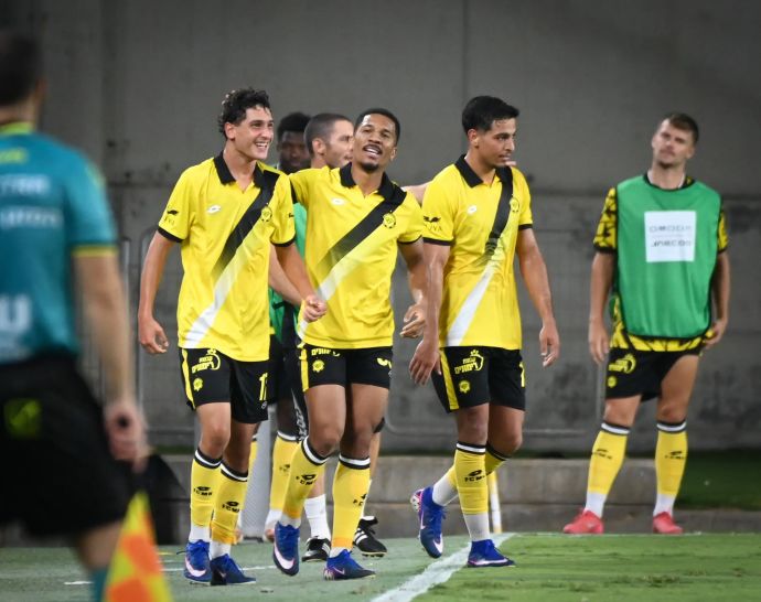 יריו אבוחצירא חוגג שער לזכות מכבי נתניה