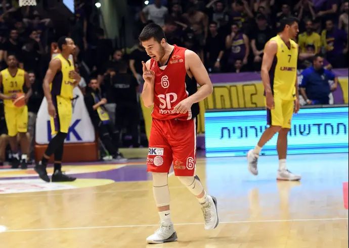 שחקן הפועל תל אביב תמיר בלאט