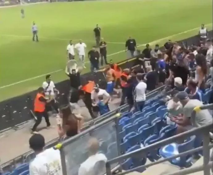 האלימות הין מאבטחים לבין אוהדים של הפועל פתח תקוה