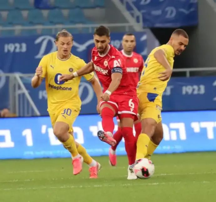 אבו פרחי שחקן מכבי תל אביב מול צסק"א סופיה