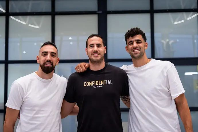 תומר גינת, עוז בלייזר, בר טימור שחקני הפועל תל אביב
