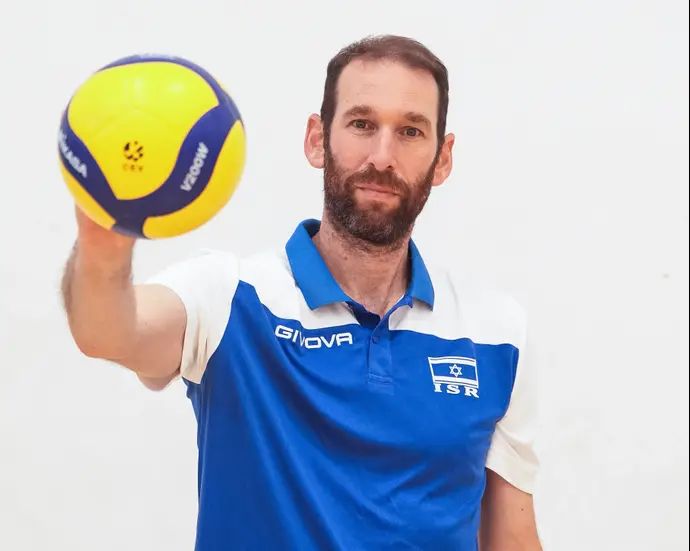 מאמן נבחרת הכדורעף איתמר שטיין