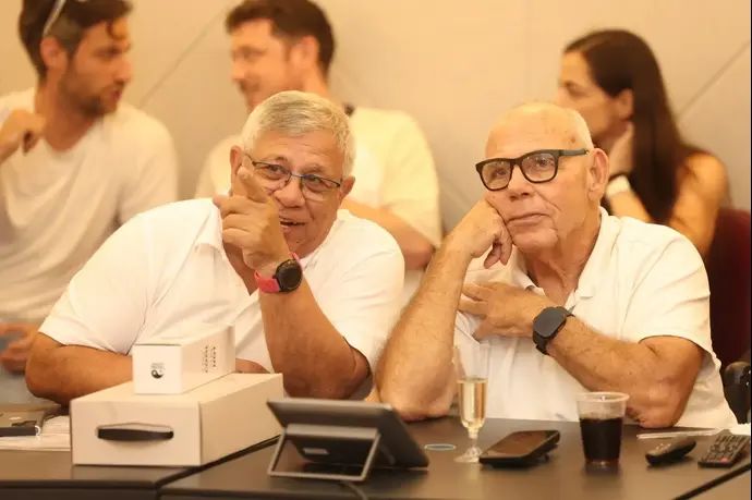 משה מוץ מטלון, ניסים סספורטס