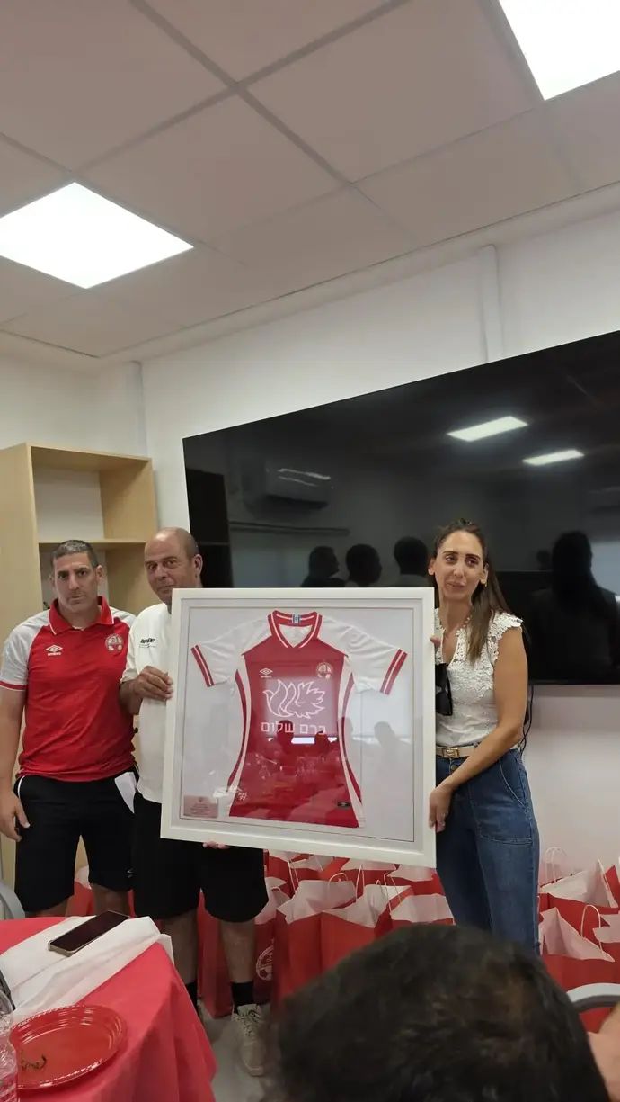 מגרש כדורגל חדש נחנך בכרם שלום, שחקני הפועל באר שבע הוזמנו לחנוכת המגרש