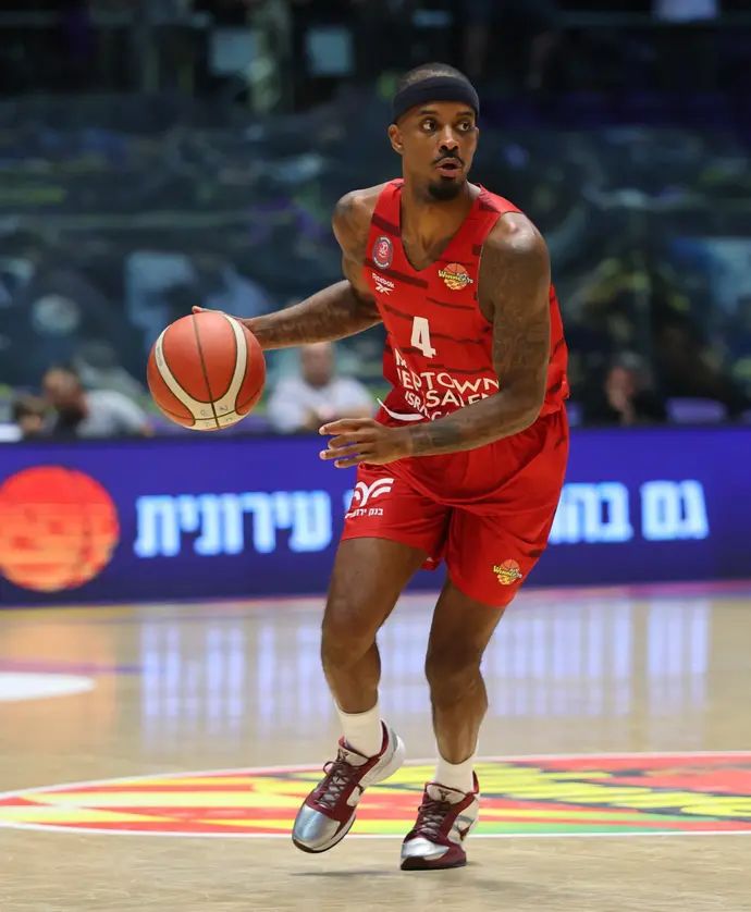 לורנזו בראון שחקן הפועל ירושלים מול הפועל חולון