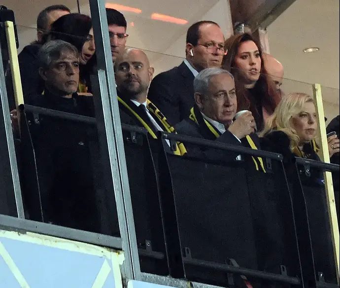בנימין נתניהו ראש ממשלת ישראל עם שר המשפטים אמיר אוחנה, אלי אוחנה יו"ר בית"ר ירושלים