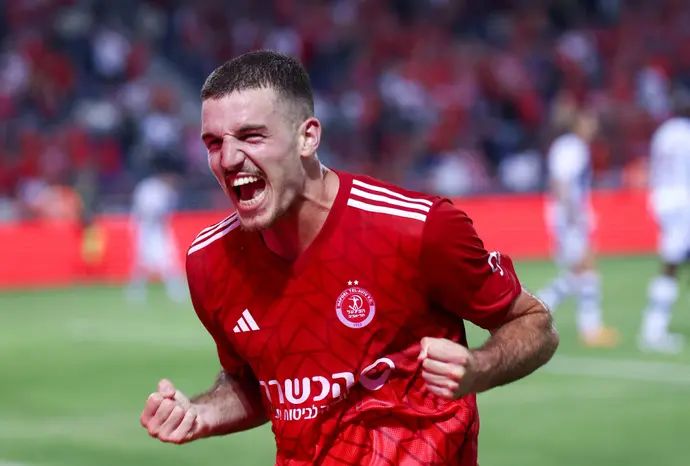 שחקן הפועל תל אביב, ארי כהן