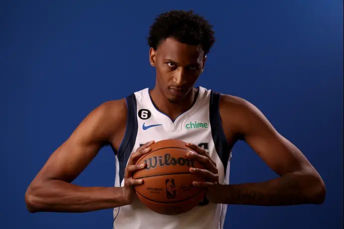 מרכוס בינגהאם ג'וניור במדי דאלאס מאבריקס