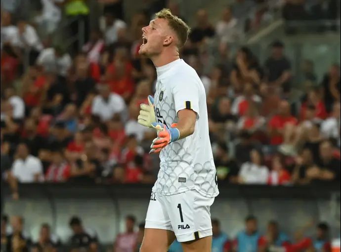 שוער מכבי תל אביב דניאל פרץ