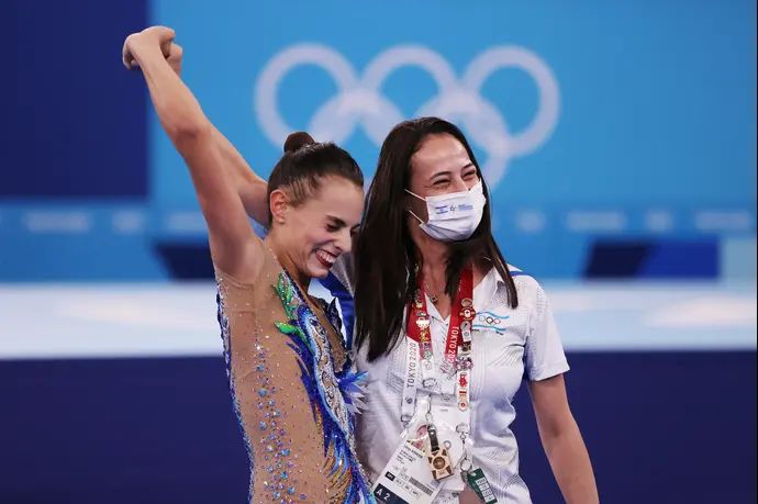 לינוי אשרם עם המאמנת שלה איילת זוסמן