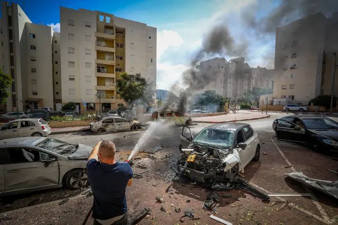 אזור נפילת רקטה באשקלון