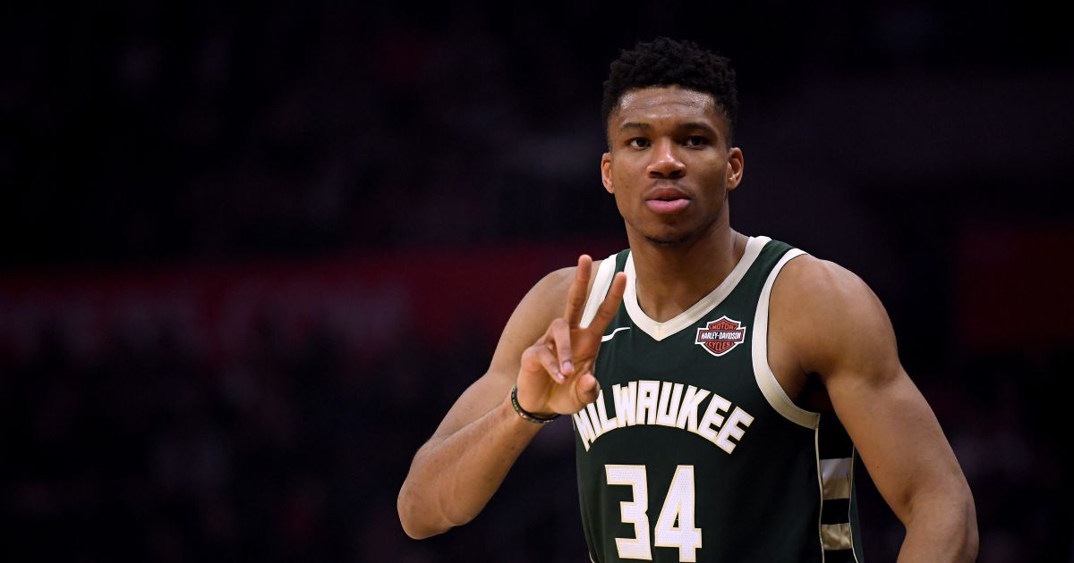 NBA: ×™×× ×™×¡ ×× ×˜×˜×•×§×•×ž×¤×•, ×'×¨××