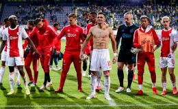 שחקני אייאקס חוגגים