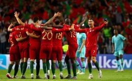 שחקני פורטוגל חוגגים זכייה