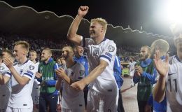 שחקני פינלנד חוגגים