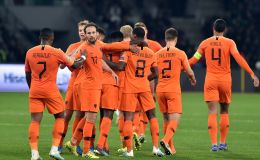 שחקני הולנד חוגגים