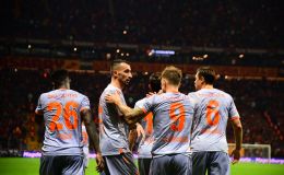 שחקני בשאקשהיר חוגגים