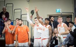 שחקני מכבי ראשון לציון חוגגים