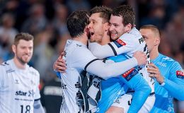 שחקני קיל חוגגים