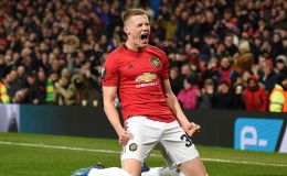 סקוט מקטומיניי חוגג