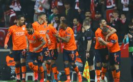 שחקני בשאקשהיר חוגגים