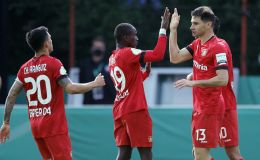 שחקני לברקוזן חוגגים