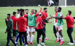 שחקני הפועל באר שבע חוגגים