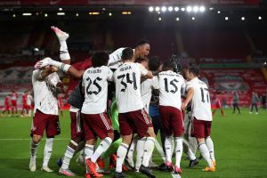 ארסנל חוגגת באנפילד