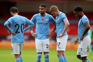 קווין דה בריינה, ריאד מאחרז