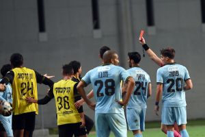 פריד שולף את האדום לאלירן עטר