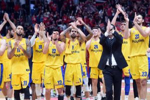 מכבי תל אביב חוגגת בארנה