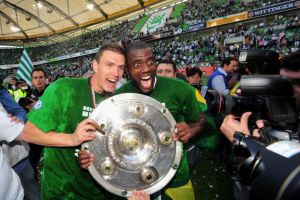 אדין דז'קו, גראפיטה