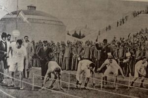 תום בארק, שני משמאל בזינוק הנמוך