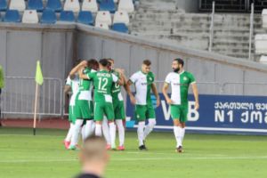 שחקני מכבי חיפה חוגגים עם דין דוד