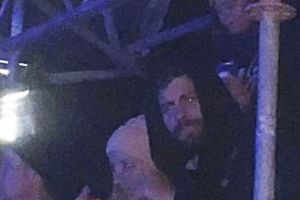 פיקה לצד האלמונית