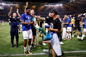 פרד פריידי חוגג עם אוהדי בית"ר