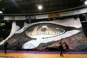 אוהדי חולון במופע פרידה