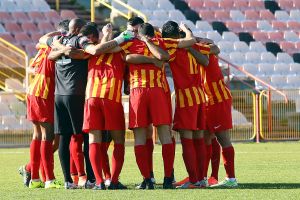 שחקני אשדוד חוגגים. בדרך חזרה לליגת העל