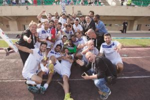 נבחרת האמנים חוגגת. בניגוד לנבחרת האמיתית