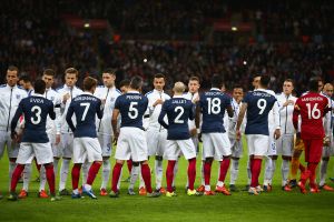 שחקני נבחרות צרפת ואנגליה בוומבלי