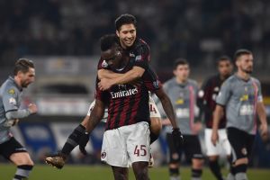 באלוטלי חוגג. פנדלים הוא יודע לבעוט