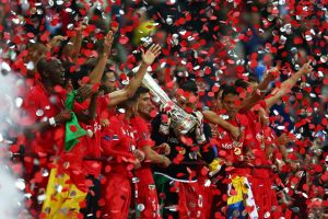 ההשקעה משתלמת. סביליה חוגגת עם הגביע האירופי