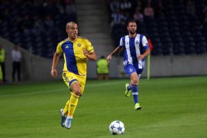 ממצטייני הצהובים אמש בפורטו. טל בן חיים